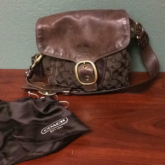 Coach Satchel - Picture 1 of 6